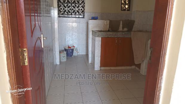 3bdrm Apartment in Kisimani, Ziwa La Ngombe for Rent
