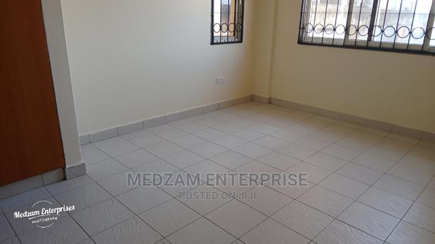 3bdrm Apartment in Kisimani, Ziwa La Ngombe for Rent