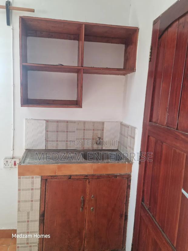 1bdrm Bedsitter in Beach Road, Nyali for rent