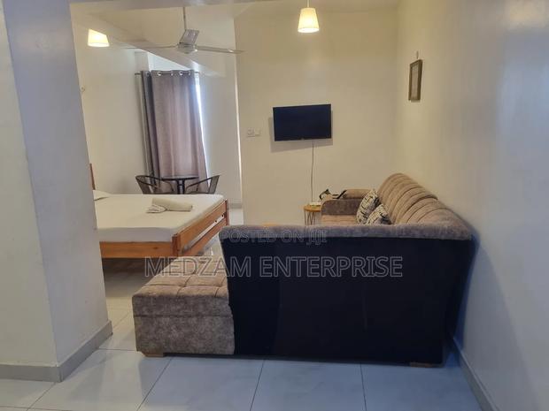 Studio Airbnb for Sale, Running Business