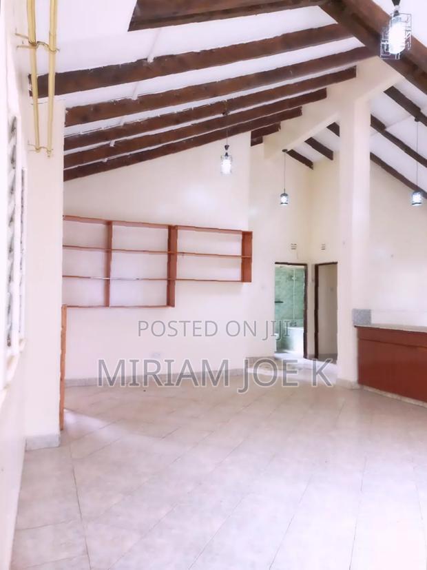 4bdrm Bungalow in Ngoingwa, Thika for rent
