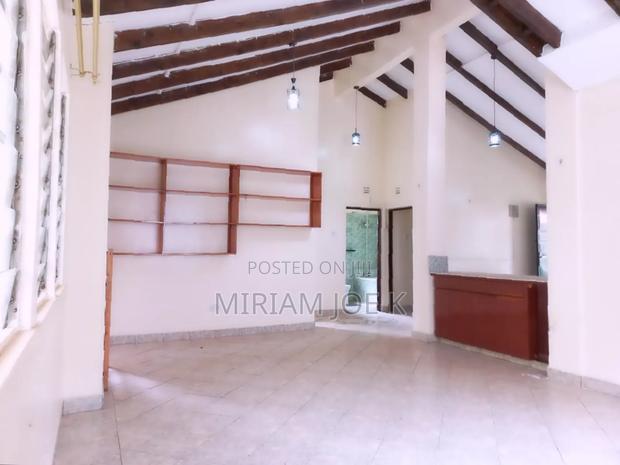4bdrm Bungalow in Ngoingwa, Thika for rent