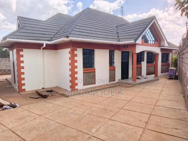 4bdrm Bungalow in Ngoingwa, Thika for rent