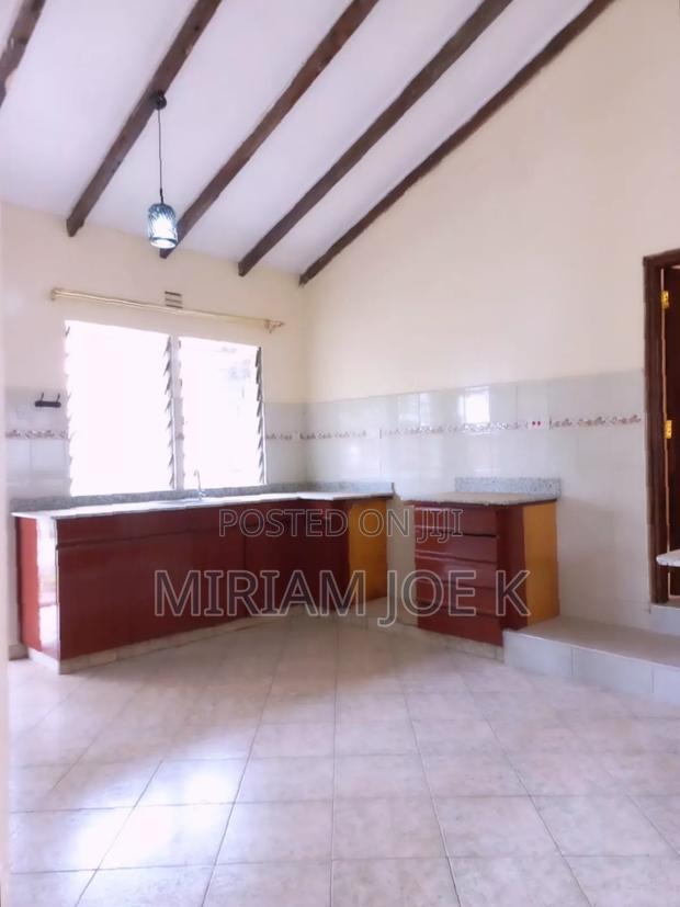 4bdrm Bungalow in Ngoingwa, Thika for rent