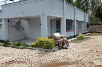 3bdrm Bungalow in Kimunyu, Kenyatta Road / Theta for rent