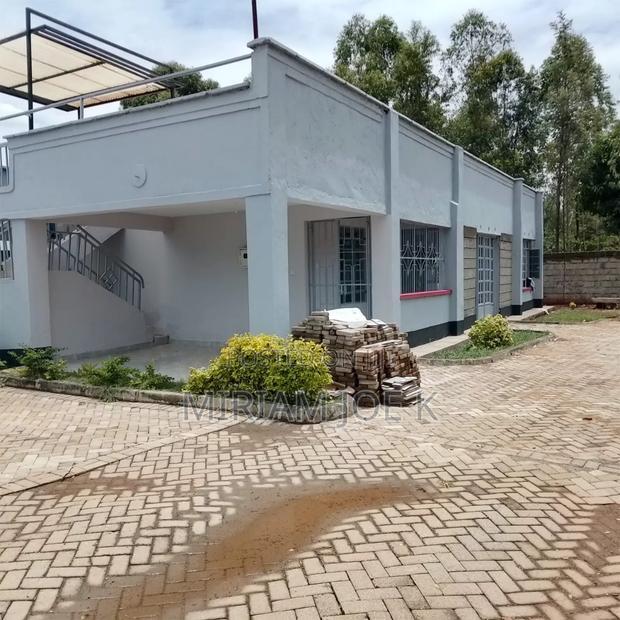 3bdrm Bungalow in Kimunyu, Kenyatta Road / Theta for rent