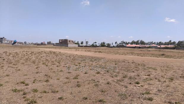 JUJA, 5 Acres Touching Tarmac