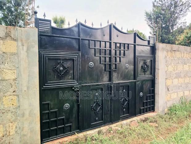 Mugutha 40x80 Plot With Perimeter Wall.