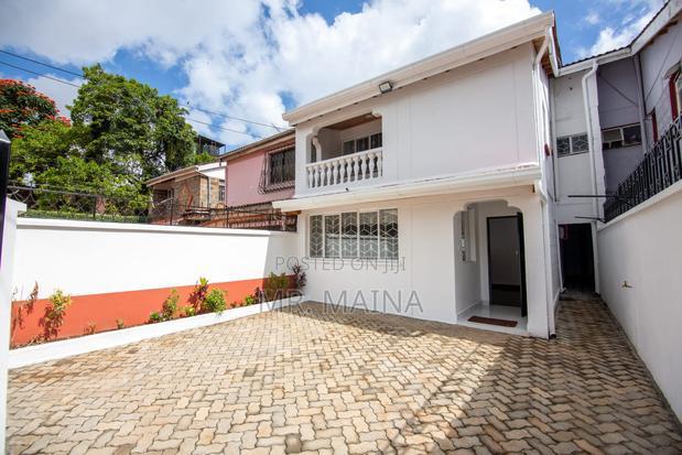 4bdrm House in Gatanga Hill Court, Valley Arcade for sale