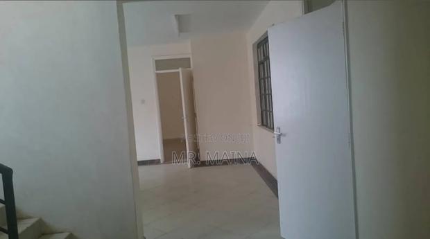 3bdrm Apartment in Lifestyle Terraces, Gateway Mall Area for sale