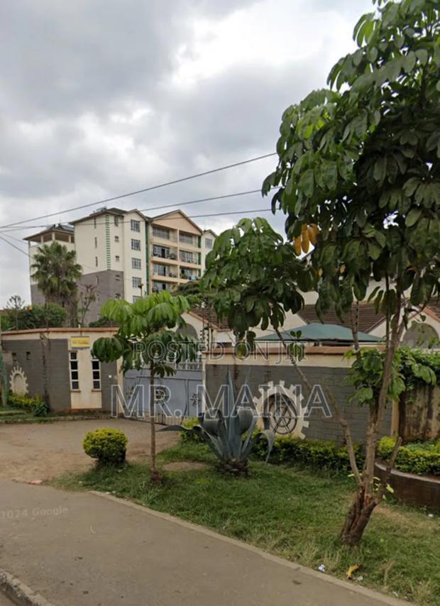 5bdrm Maisonette in Woodley Estate for sale
