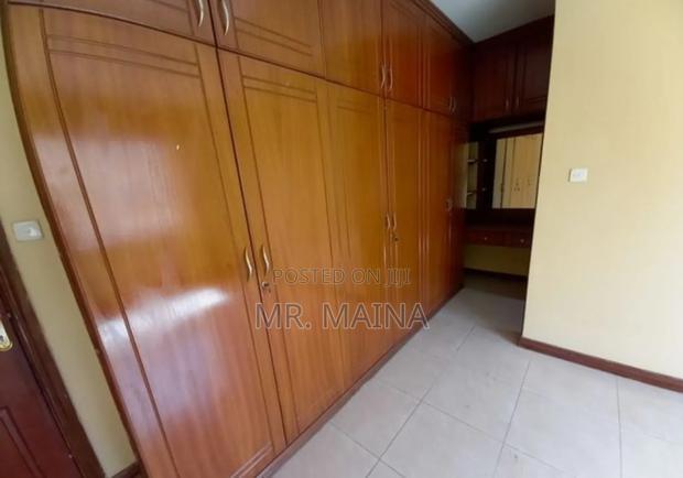 3bdrm Apartment in White Oak Apartments, State House Area for sale