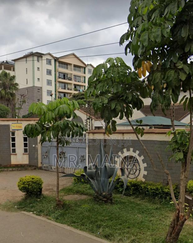 5bdrm Maisonette in Woodley Estate for sale