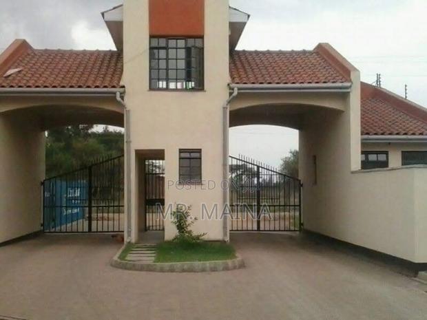 3bdrm Maisonette in Loneview Estate, Hotel 67 Area for sale