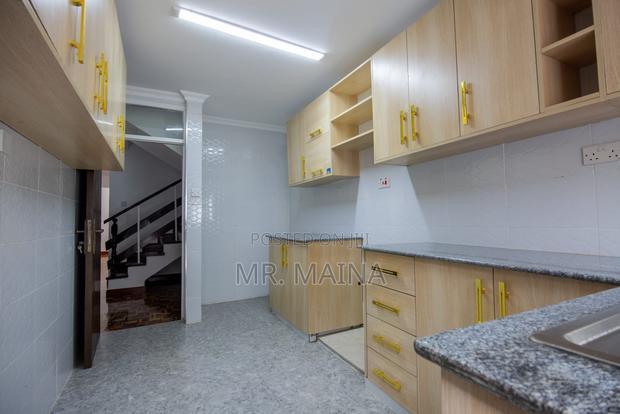 4bdrm House in Gatanga Hill Court, Valley Arcade for sale