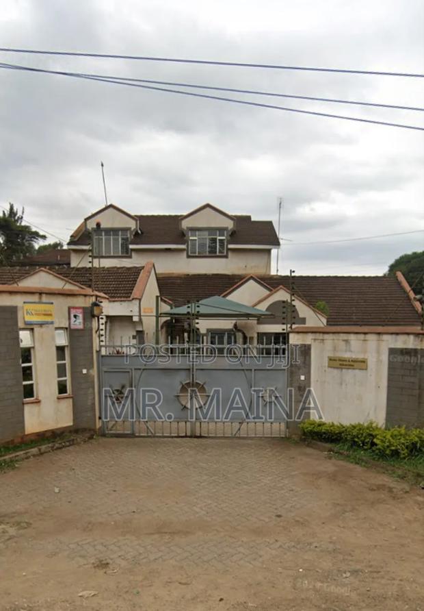 5bdrm Maisonette in Woodley Estate for sale
