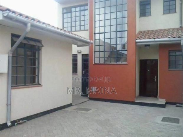 3bdrm Maisonette in Loneview Estate, Hotel 67 Area for sale