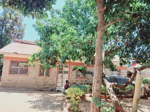 3bdrm Bungalow in Njiru for sale