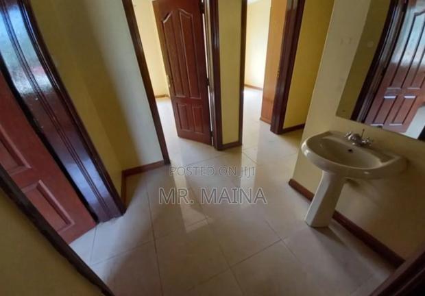 3bdrm Apartment in White Oak Apartments, State House Area for sale