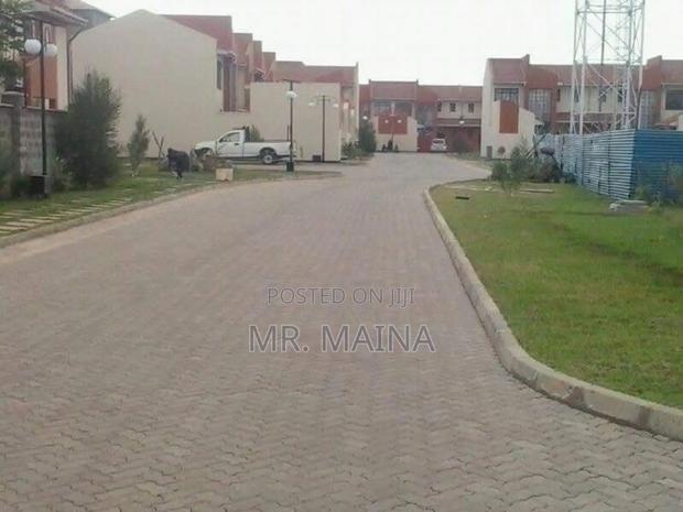 3bdrm Maisonette in Loneview Estate, Hotel 67 Area for sale