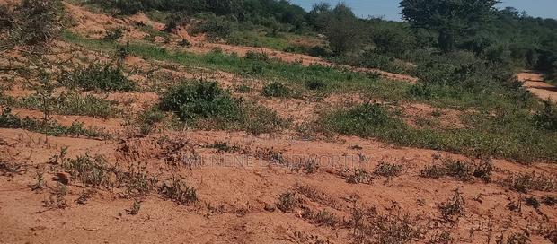 Embu, Mutuobare,1 Acre on Sale Near Tarmac Road Center.