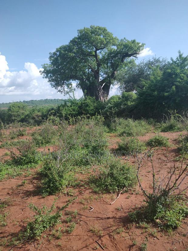 Embu County, Mutuobare Commercial 50x100 Plots Tarmac Road.