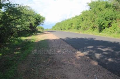 Embu County,Mutuobare Agri/Commercial Land Near the Tarmac