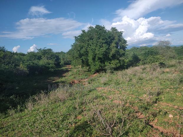 Embu County,Mutuobare Agri/Commercial Land Near the Tarmac