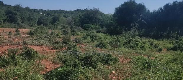 Embu County, Mutuobare 1.5 Acres Near Tarmac at Kes