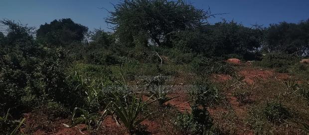 Embu County, Mutuobare 1.5 Acres Near Tarmac at Kes