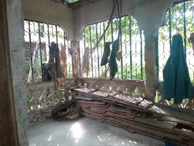 House for Sale in Kombani