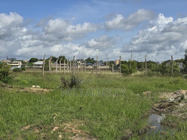 Utange Prime Plots for Sale