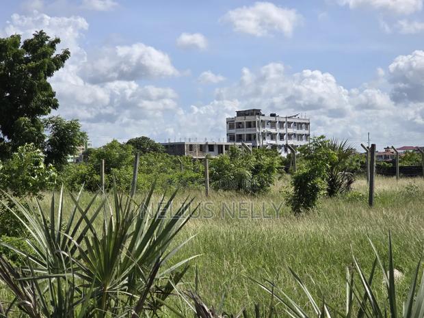 Utange Prime Plots for Sale