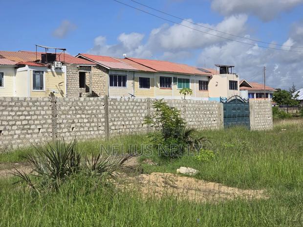Utange Prime Plots for Sale