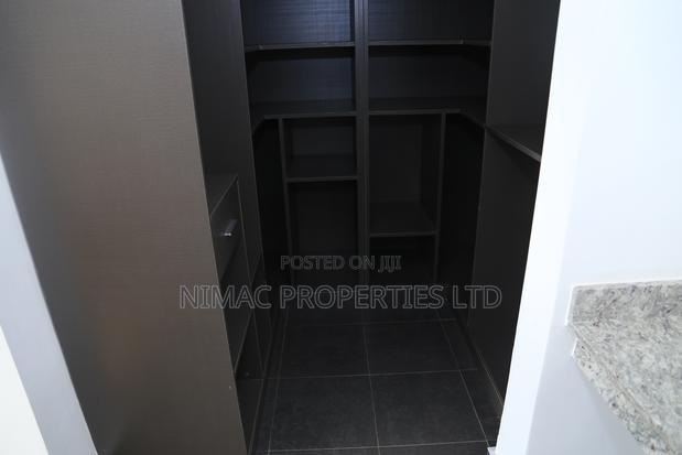 3bdrm Apartment in Urban Oasis, Valley Arcade for sale