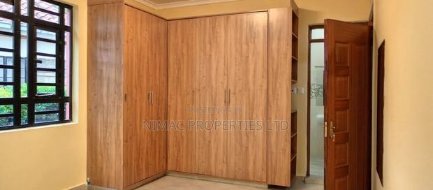 3bdrm Bungalow in K.U Boma Estate, Kenyatta Road / Theta for rent