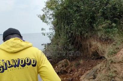 Nyamonye Ugambe Beach Front