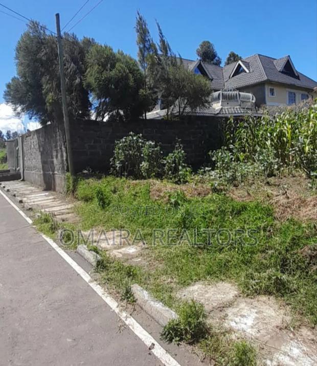 50x100 Plot for Sale in Kiamunyi Nakuru Touching Tarmac Road