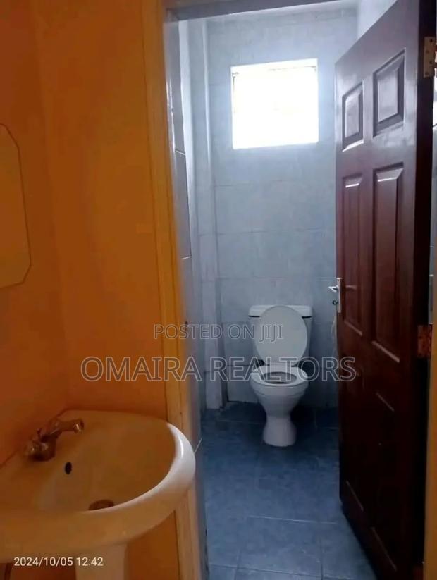 5bdrm Mansion in Naka Estate, Nakuru for sale