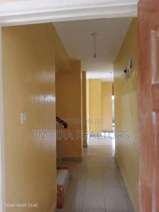5bdrm Mansion in Naka Estate, Nakuru for sale