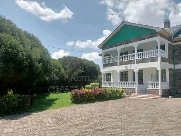 5bdrm Mansion in Naka Estate, Nakuru for sale