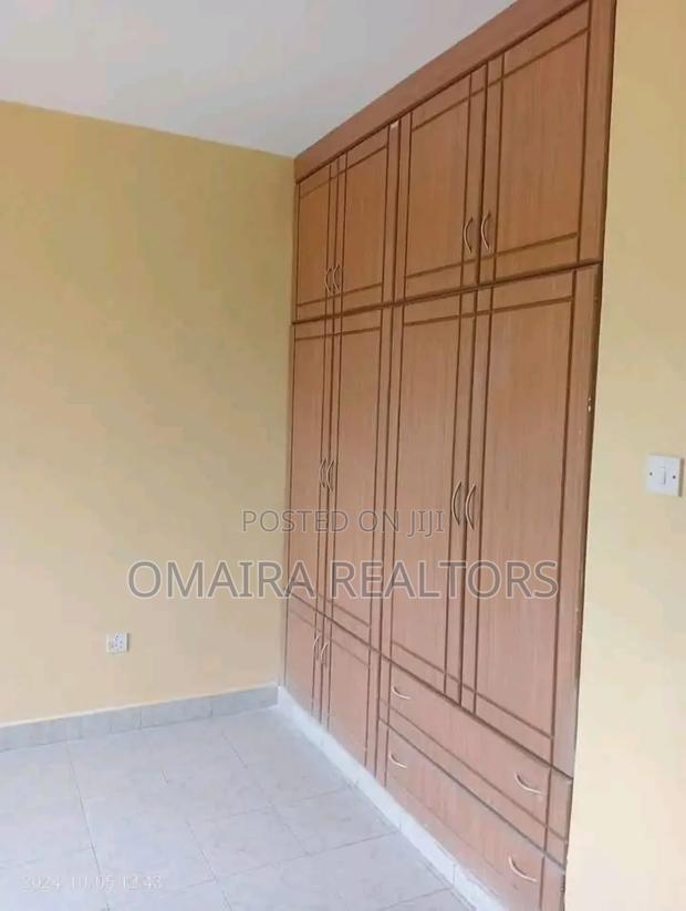 5bdrm Mansion in Naka Estate, Nakuru for sale