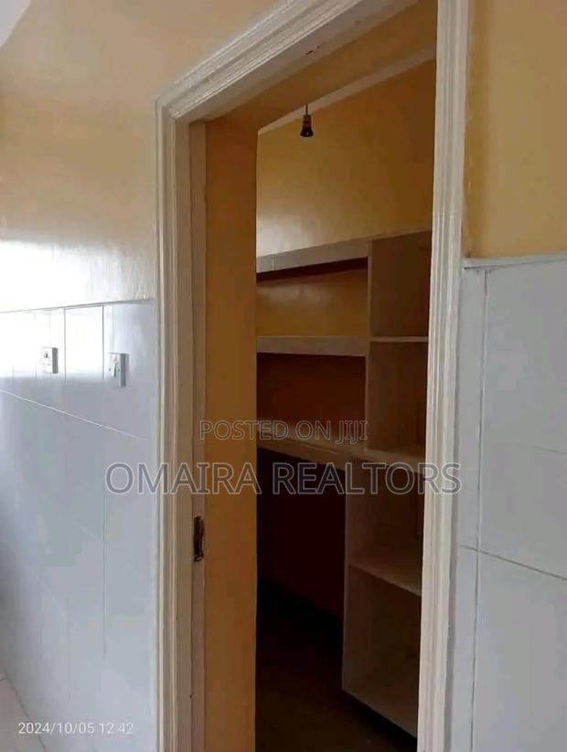 5bdrm Mansion in Naka Estate, Nakuru for sale