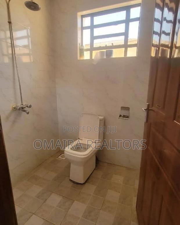 5bdrm Mansion in Barnabas Nakuru for rent