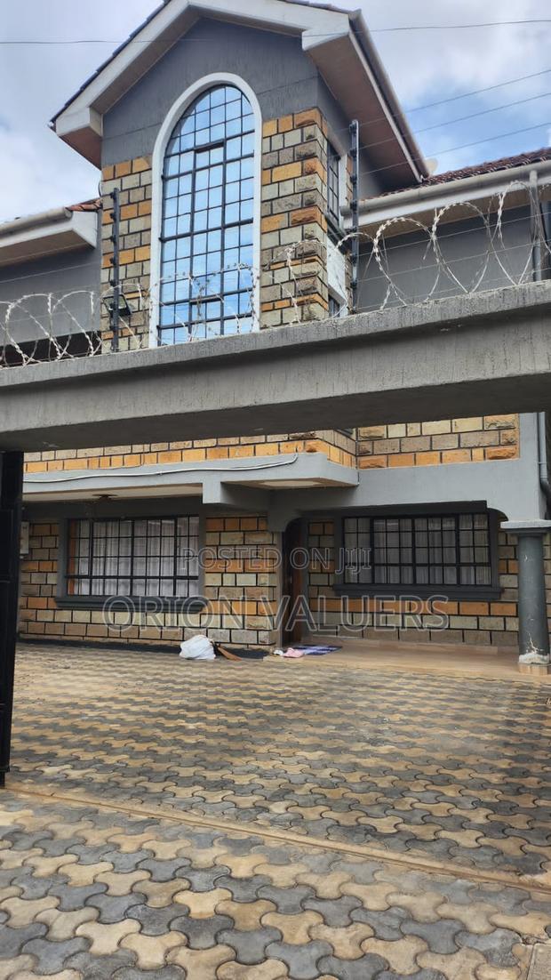 5bdrm Townhouse/Terrace in Royal Park-Langata for sale