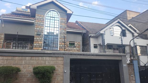 5bdrm Townhouse/Terrace in Royal Park-Langata for sale
