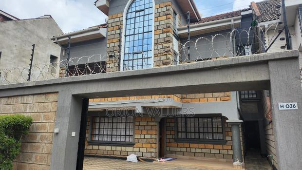 5bdrm Townhouse/Terrace in Royal Park-Langata for sale