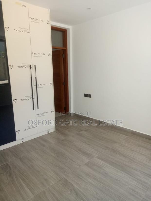 5bdrm Townhouse/Terrace in Lavington, Muthangari for sale