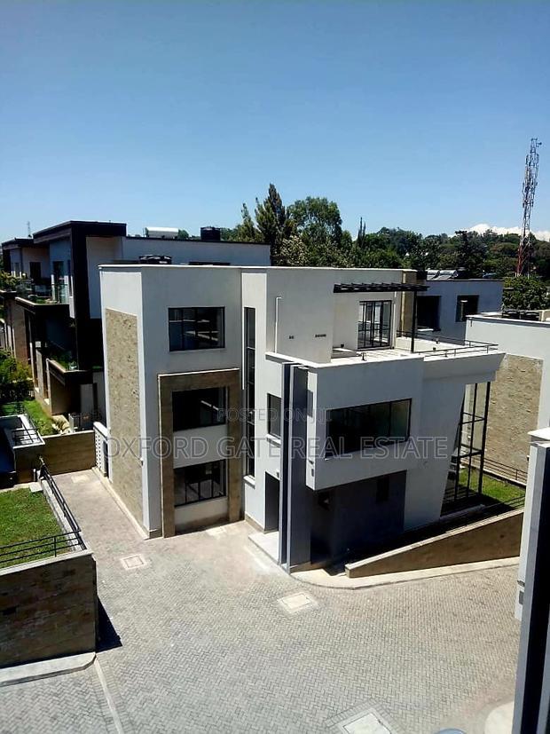 5bdrm Townhouse/Terrace in Lavington, Muthangari for sale