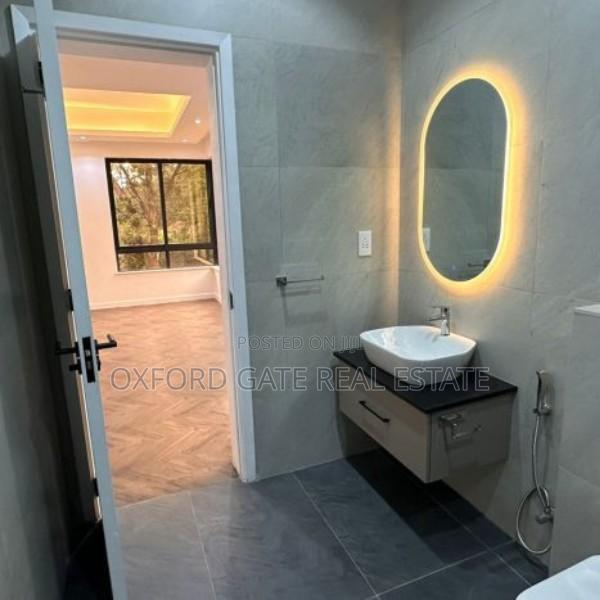 5bdrm Villa in Lavington, Muthangari for sale
